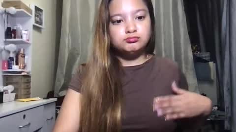 Snapshot of gwyneth2001 chatting on 03-20-26, 04:50 Im Gwyneth From Philippines pinkheart69 online show from 03-20-26, 04:50