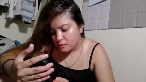 Snapshot of gwyneth2001 chatting on 04-18-26, 06:34 Im Gwyneth From Philippines pinkheart69 online show from 04-18-26, 06:34