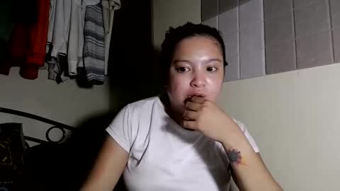 Snapshot of gwyneth2001 chatting on 04-29-26, 11:14 Im Gwyneth From Philippines pinkheart69 online show from 04-29-26, 11:14