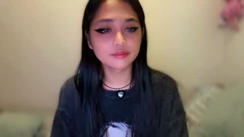 Snapshot of gwynmylove chatting on 06-22-26, 05:10 Gwyn online show from 06-22-26, 05:10