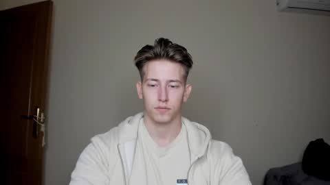 Snapshot of gym_alpha chatting on 12-22-24, 08:25 Oliver online show from 12-22-24, 08:25