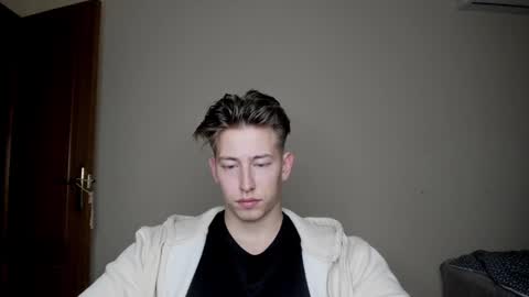 Snapshot of gym_alpha chatting on 01-14-25, 08:26 Oliver online show from 01-14-25, 08:26