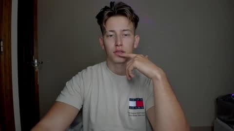 Snapshot of gym_alpha chatting on 01-31-25, 04:59 Oliver online show from 01-31-25, 04:59