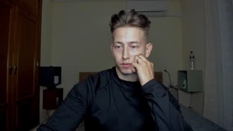 Snapshot of gym_alpha chatting on 02-28-25, 09:12 Oliver online show from 02-28-25, 09:12