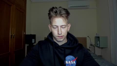 Snapshot of gym_alpha chatting on 03-01-25, 07:48 Oliver online show from 03-01-25, 07:48