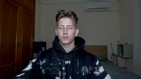 Snapshot of gym_alpha chatting on 03-11-25, 09:37 Oliver online show from 03-11-25, 09:37