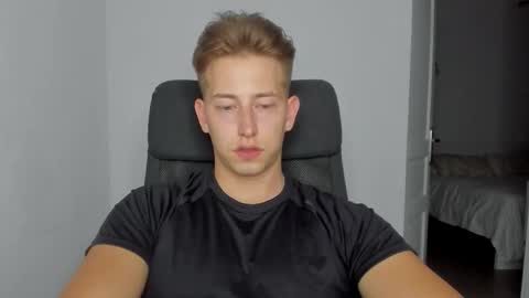 Snapshot of gym_alpha chatting on 10-01-25, 10:38 Oliver online show from 10-01-25, 10:38