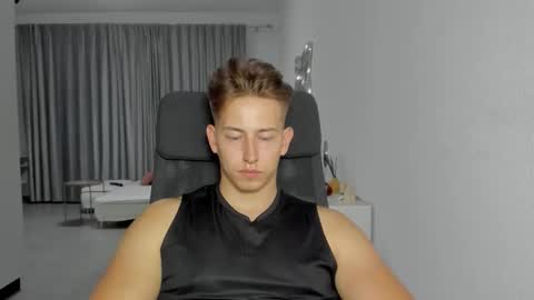 Snapshot of gym_alpha chatting on 10-16-25, 07:59 Oliver online show from 10-16-25, 07:59