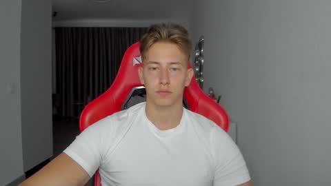 Snapshot of gym_alpha chatting on 10-24-25, 09:28 Oliver online show from 10-24-25, 09:28