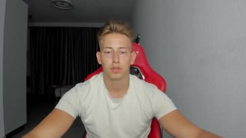 Snapshot of gym_alpha chatting on 11-04-25, 07:46 Oliver online show from 11-04-25, 07:46