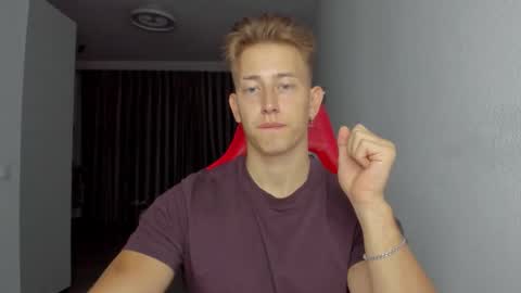 Snapshot of gym_alpha chatting on 11-24-25, 11:37 Oliver online show from 11-24-25, 11:37