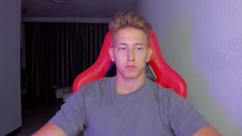 Snapshot of gym_alpha chatting on 11-27-25, 09:39 Oliver online show from 11-27-25, 09:39