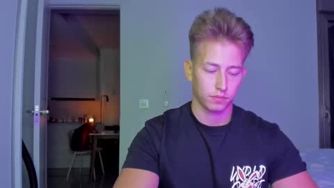 Snapshot of gym_alpha chatting on 12-19-25, 08:27 Oliver online show from 12-19-25, 08:27