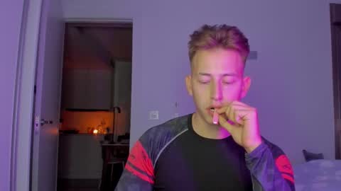 Snapshot of gym_alpha chatting on 12-22-25, 09:45 Oliver online show from 12-22-25, 09:45