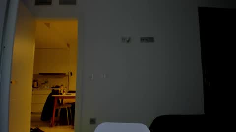 Snapshot of gym_alpha chatting on 01-05-26, 11:19 Oliver online show from 01-05-26, 11:19