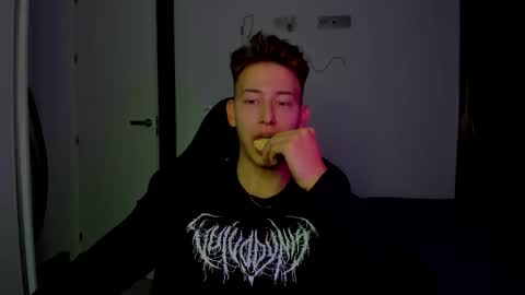 Snapshot of gym_alpha chatting on 02-09-26, 01:20 Oliver online show from 02-09-26, 01:20