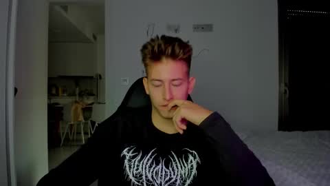 Snapshot of gym_alpha chatting on 02-15-26, 01:52 Oliver online show from 02-15-26, 01:52