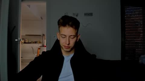 Snapshot of gym_alpha chatting on 02-24-26, 11:19 Oliver online show from 02-24-26, 11:19