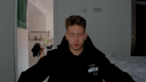 Snapshot of gym_alpha chatting on 03-11-26, 03:18 Oliver online show from 03-11-26, 03:18