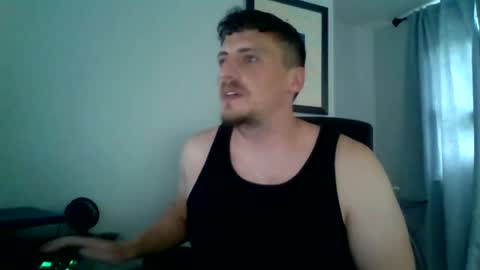 Snapshot of gymbro1986 chatting on 07-29-26, 04:27 gymbro1986 online show from 07-29-26, 04:27
