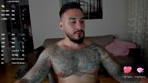 Snapshot of gymdominus chatting on 07-12-26, 06:32 gymdominus online show from 07-12-26, 06:32