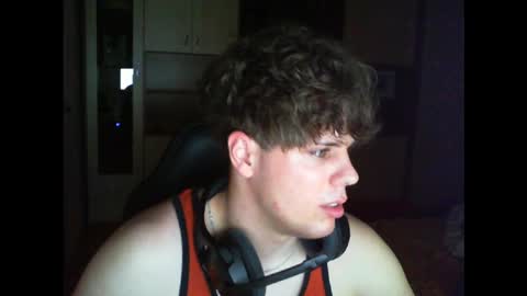 Snapshot of gymguy0505 chatting on 12-15-25, 11:09 gymguy0505 online show from 12-15-25, 11:09