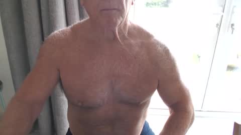 Snapshot of gymguyuk28 chatting on 05-12-26, 09:06 Gymguy online show from 05-12-26, 09:06
