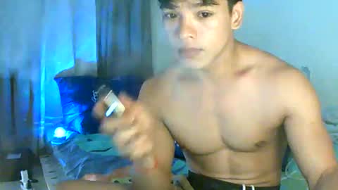 Snapshot of gymnasmenos chatting on 03-08-26, 12:53 AJ online show from 03-08-26, 12:53