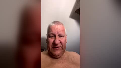 Snapshot of gymrat1123 chatting on 03-12-26, 05:46 gymrat1123 online show from 03-12-26, 05:46