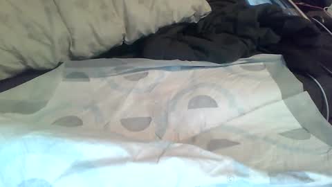 Snapshot of h0n3yb333 chatting on 10-01-25, 12:16 h0n3yb333 online show from 10-01-25, 12:16