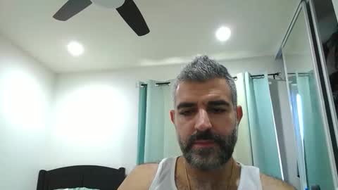 Snapshot of h0nest84 chatting on 12-17-25, 06:58 h0nest84 online show from 12-17-25, 06:58