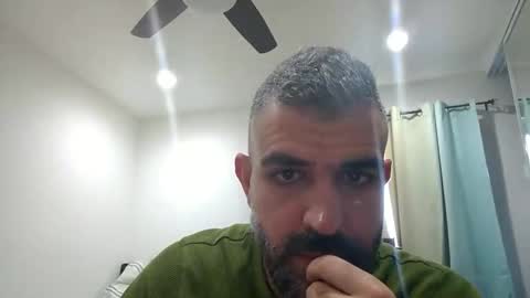 Snapshot of h0nest84 chatting on 12-22-25, 06:27 h0nest84 online show from 12-22-25, 06:27