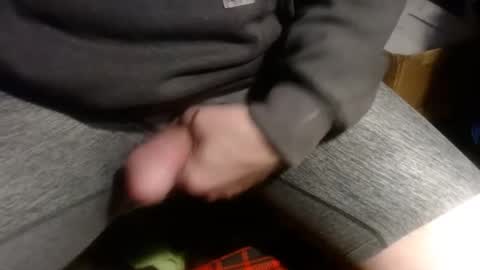 Snapshot of h2omygod chatting on 02-14-25, 01:18 H2omygod online show from 02-14-25, 01:18