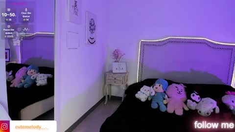 Snapshot of h3llokitty_ chatting on 06-05-26, 12:00 Hello Kitty online show from 06-05-26, 12:00