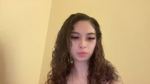 Snapshot of h3nnynlace chatting on 11-16-25, 07:25 h3nnynlace online show from 11-16-25, 07:25