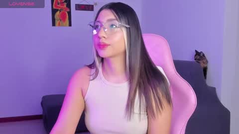 Snapshot of h3y_mia3 chatting on 03-02-25, 05:23 Paulina online show from 03-02-25, 05:23