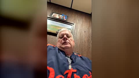 Snapshot of h4fun69 chatting on 12-17-25, 04:35 Ricko online show from 12-17-25, 04:35