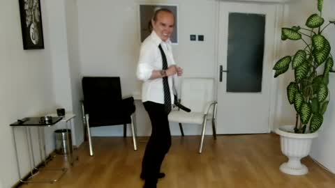 Snapshot of h_blackwood chatting on 06-06-26, 05:39 H. Blackwood online show from 06-06-26, 05:39