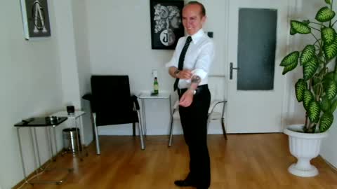Snapshot of h_blackwood chatting on 06-07-26, 06:00 H. Blackwood online show from 06-07-26, 06:00