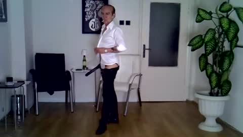 Snapshot of h_blackwood chatting on 06-12-26, 06:51 H. Blackwood online show from 06-12-26, 06:51