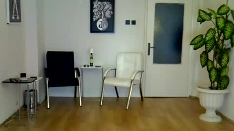 Snapshot of h_blackwood chatting on 06-14-26, 05:26 H. Blackwood online show from 06-14-26, 05:26