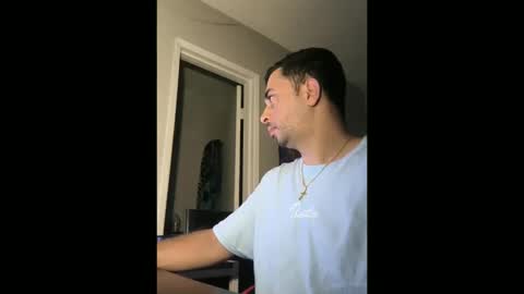 habibi_d online show from 10-21-25, 01:28