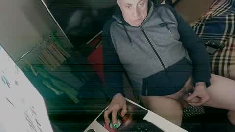 Snapshot of hacknoob62 chatting on 12-14-24, 12:55 hacknoob62 online show from 12-14-24, 12:55