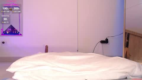  HADE ROSSE  online show from 04-12-26, 12:54