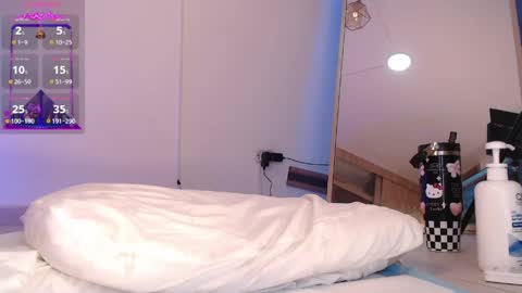 Snapshot of hade_rosse chatting on 04-29-26, 05:30 HADE ROSSE online show from 04-29-26, 05:30