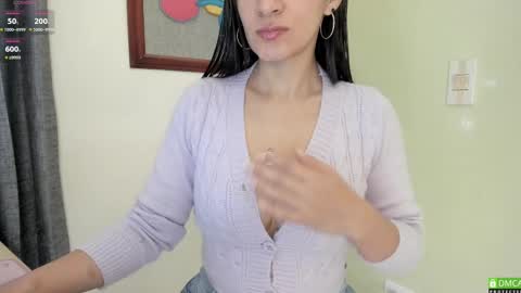 Hae-In online show from 03-01-25, 08:13