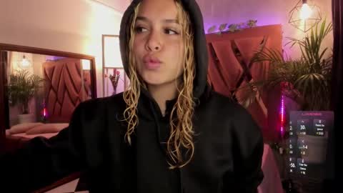 Haely online show from 02-11-25, 11:21