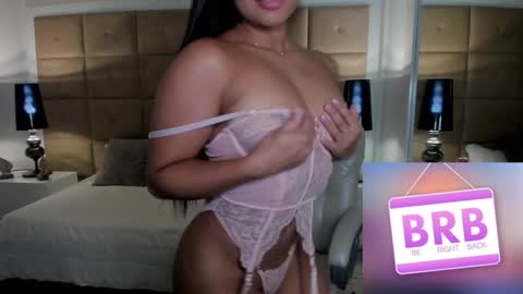 Snapshot of hailey_florez chatting on 02-03-25, 06:39 hailey online show from 02-03-25, 06:39