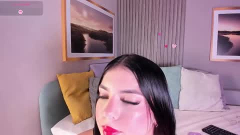 Snapshot of hailey_foxxx chatting on 05-22-26, 10:15 laura online show from 05-22-26, 10:15