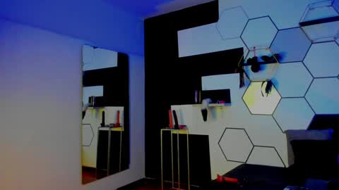 haileycat_ online show from 01-20-25, 04:10